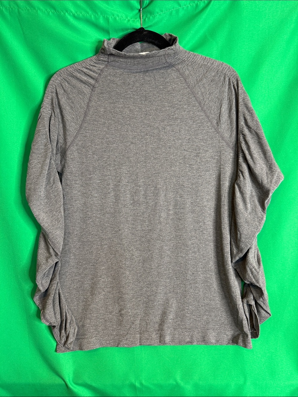 Fabletics Gray Mock Neck Ruched
Sleeve Top Women's large EUC